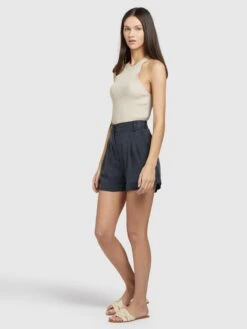 Khujo Shorts Loosefit Bandplooibroek Elida Dames Donkerblauw -Mode Kleding 7a8ec5170bd96fdbffec0419ce048b63